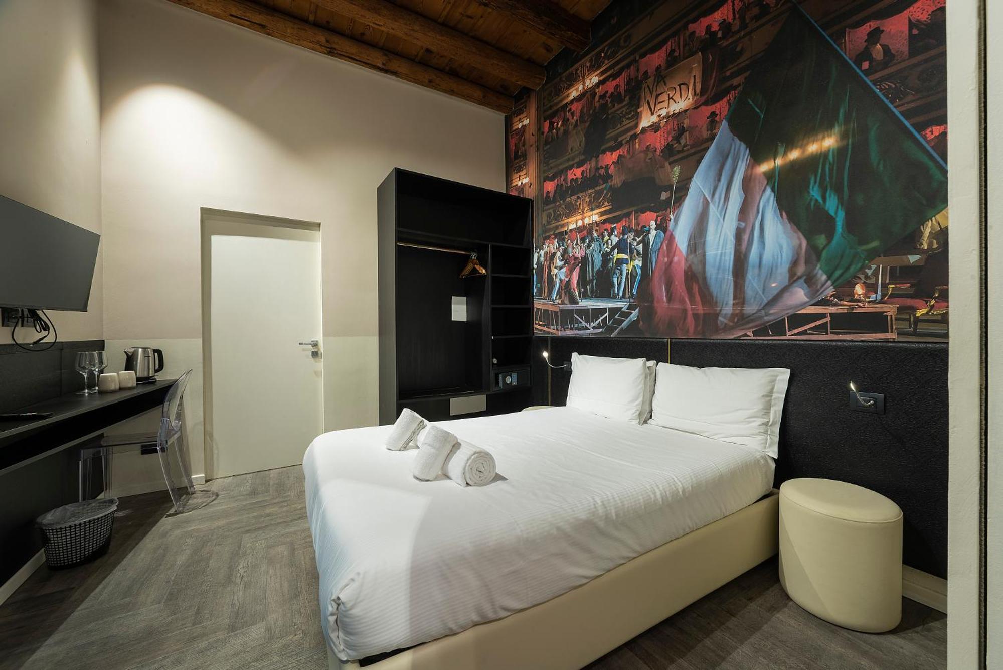 Italianflat - Theatrum And Verona
