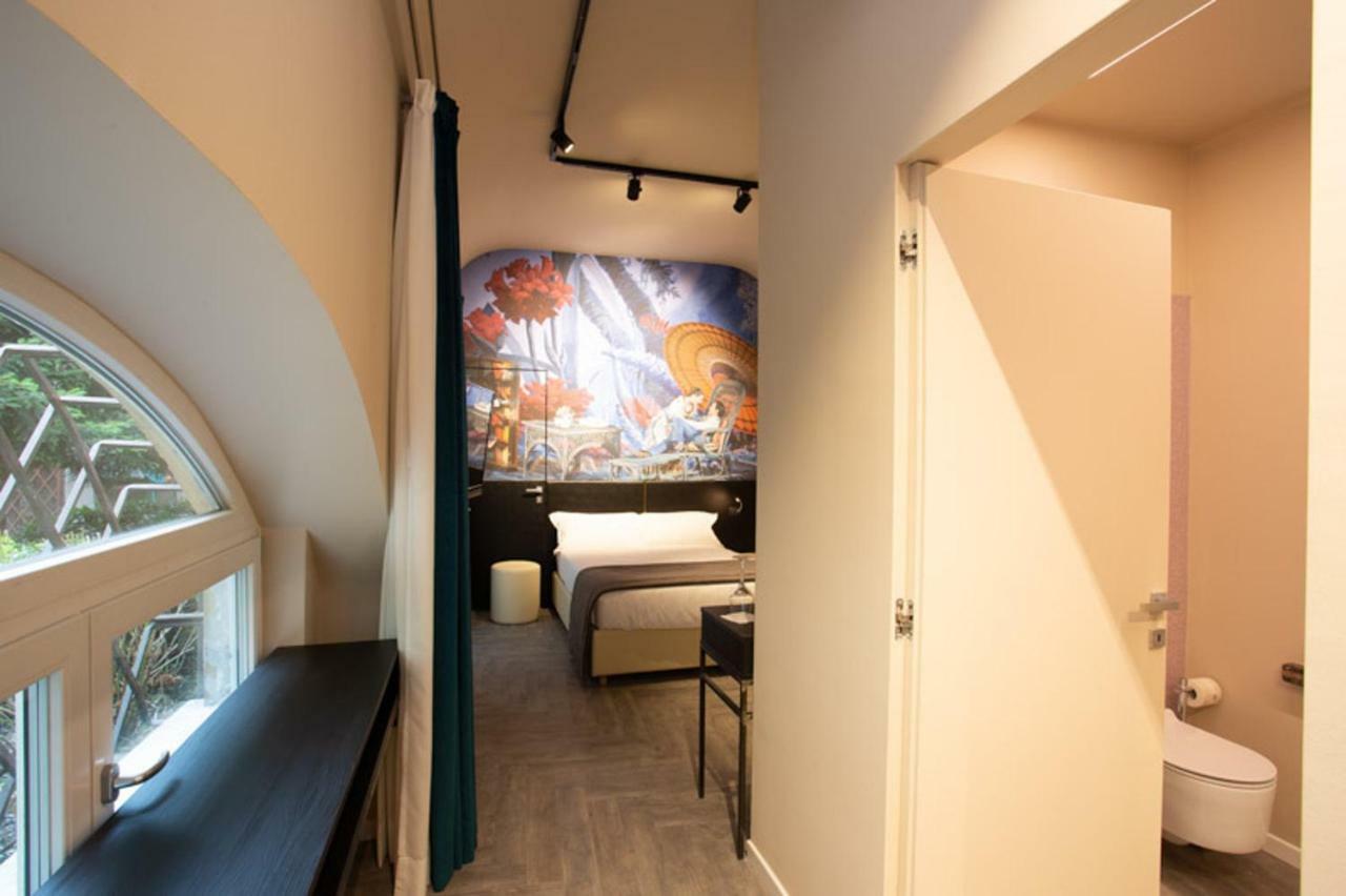 Italianflat - Theatrum And